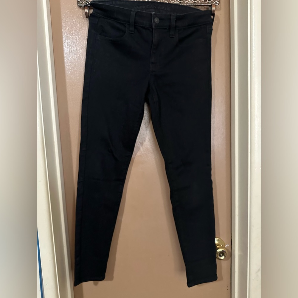 American Eagle Black Next Level Stretch Jeans  size 6 short